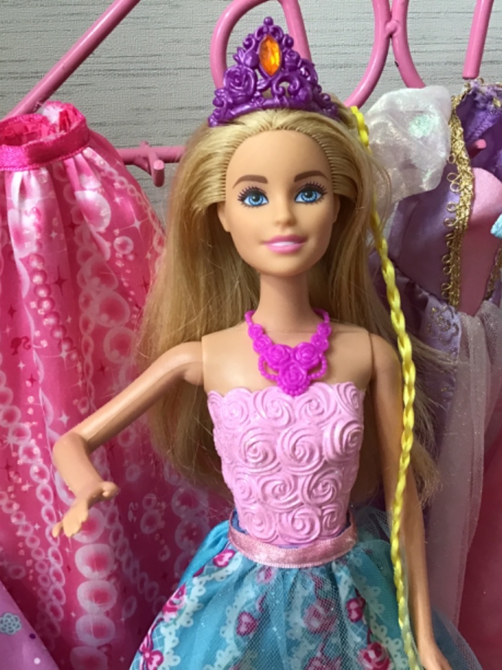 Barbie Doll and Flower Clothes - Picture 3 of 11